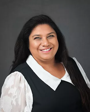 2024 Headshot Melissa Stead